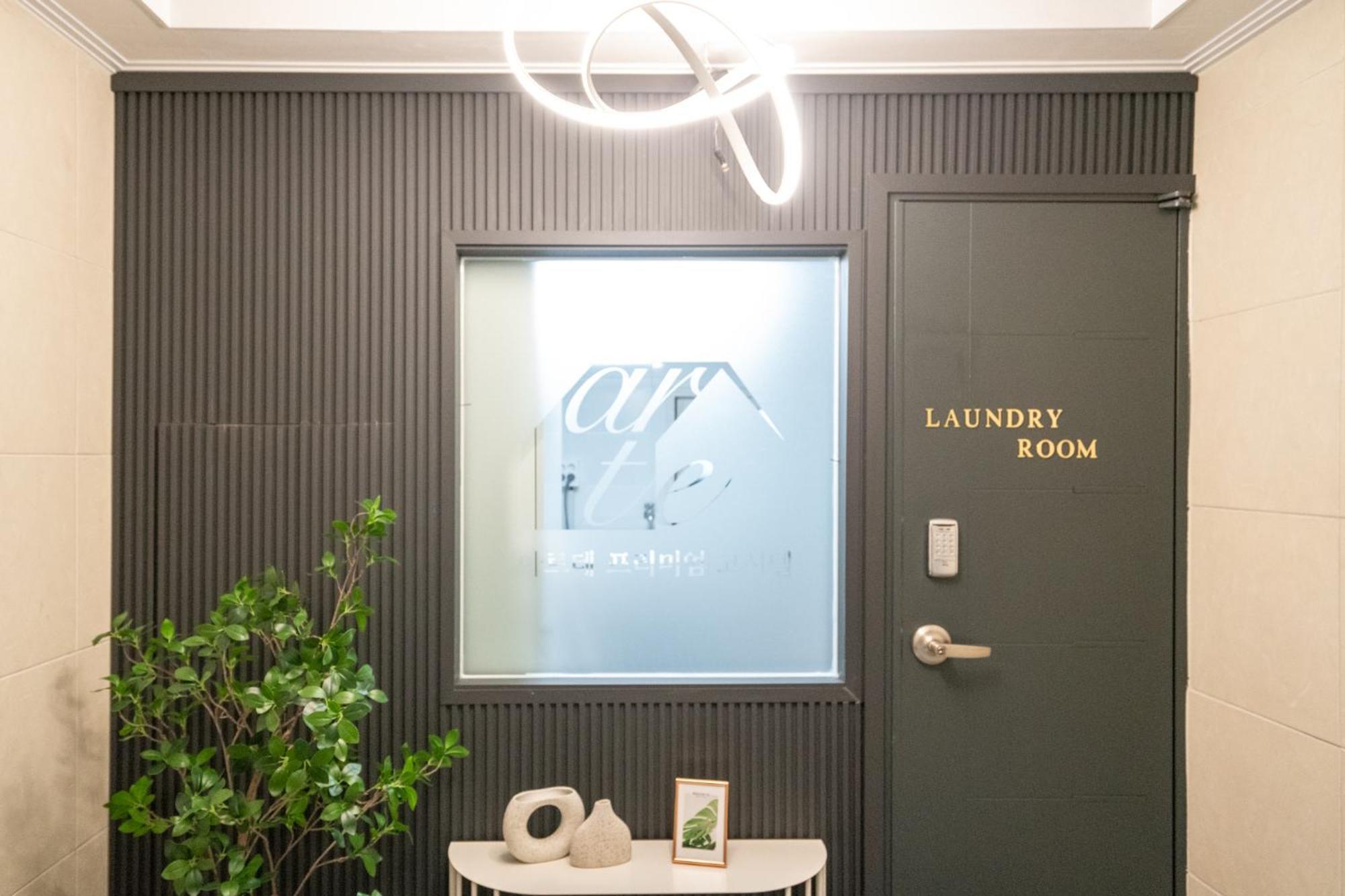 Arte Premium Oneroomtel Myeongdong Seúl Exterior foto